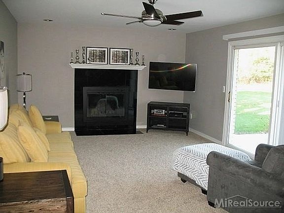 5th image of 7495 Farr Ct
