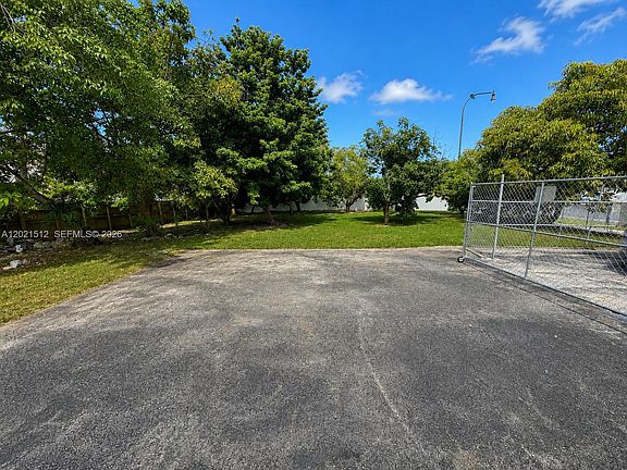 3rd image of 12961 SW 268th St