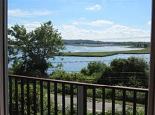 72 Little Neck Rd, Ipswich, MA 01938