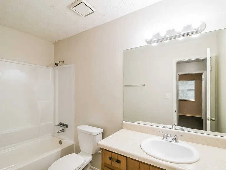127 Gristmill Ct — Photo 16