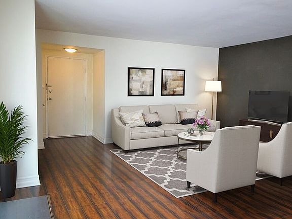 3rd image of 11915 Darlington Ave APT 5