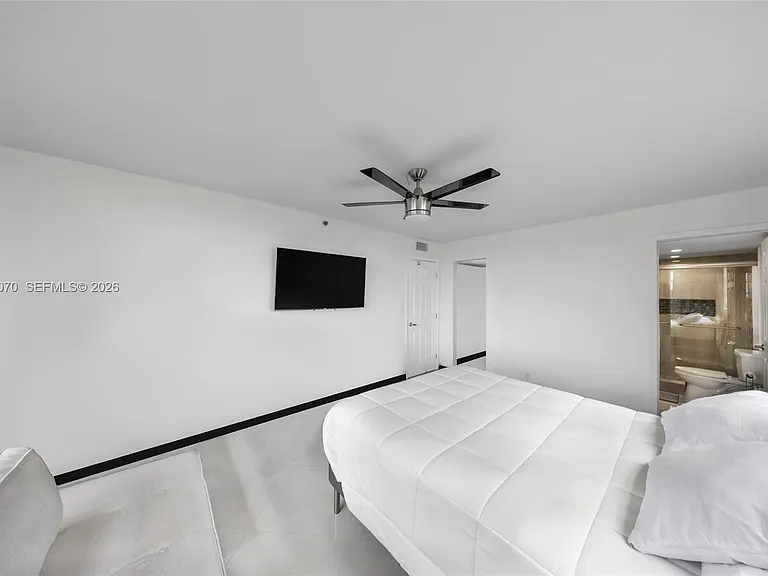 3001 W Rolling Hills Cir #610 — Photo 18