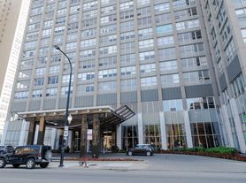 655 W Irving Park Rd