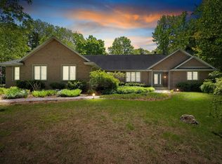 6240 Baywood Cir, Luxemburg, WI 54217