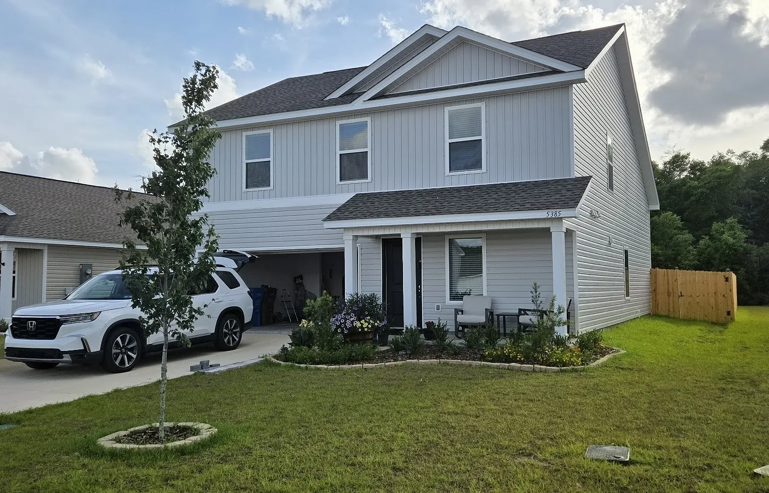 4 bed, 2.5 bath, 1891 sqft, $2,350 — Photo 2