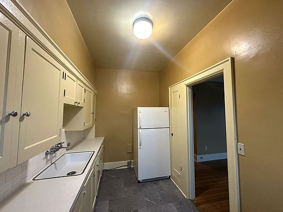 2nd image of 1211 Pacific Ave #2