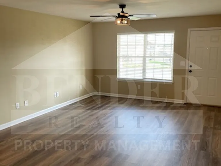 1732 31st St NE — Photo 4