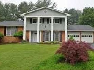 5916 Castle Rock Rd, Roanoke, VA 24018