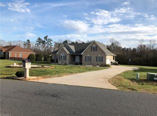 618 Spring Haven Dr, Randleman, NC 27317