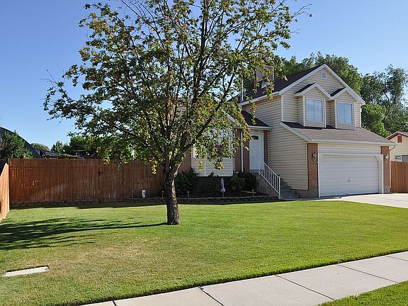 5th image of 1652 W Plum Creek Dr