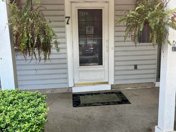 7 Tulip Lane, Freehold, NJ 07728