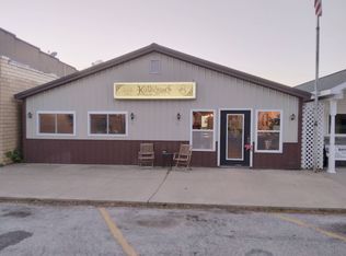 405 Park St, Cisne, IL 62823