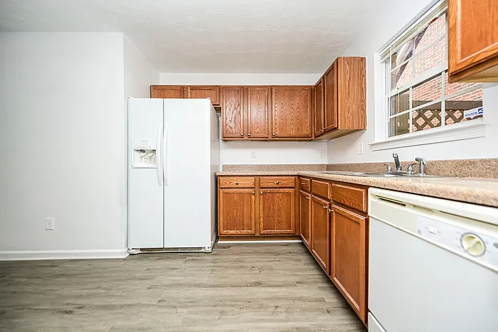 3 bed, 2.5 bath, 1869 sqft, $1,925 — Photo 4