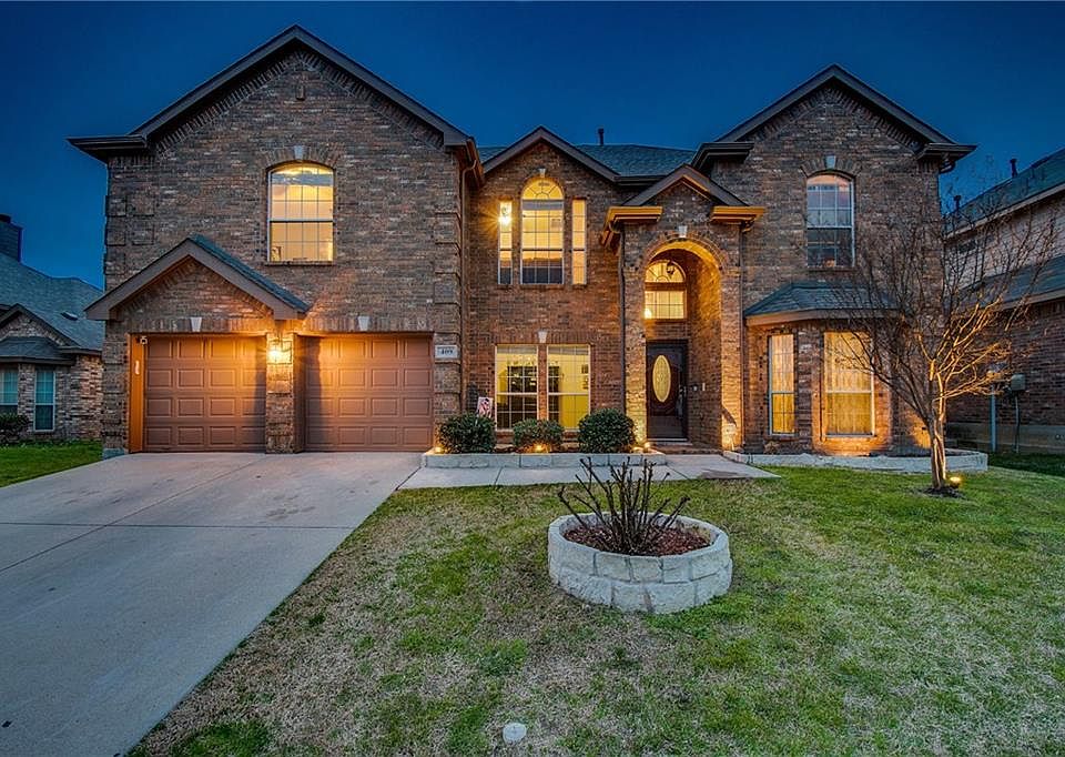 1st image of 409 High Desert Dr