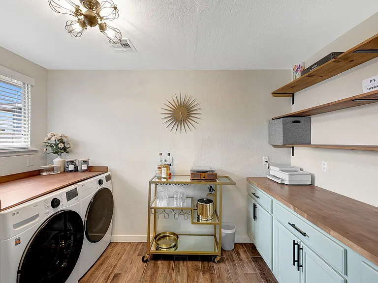 425 E Fillmore St — Photo 16