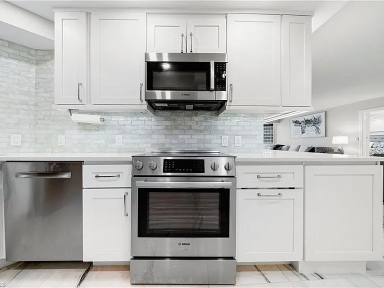 4001 Gulf Shore Blvd N #702 — Photo 16