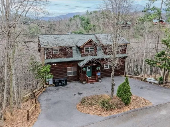 4170 Chamberlain Ln, Sevierville, TN 37862