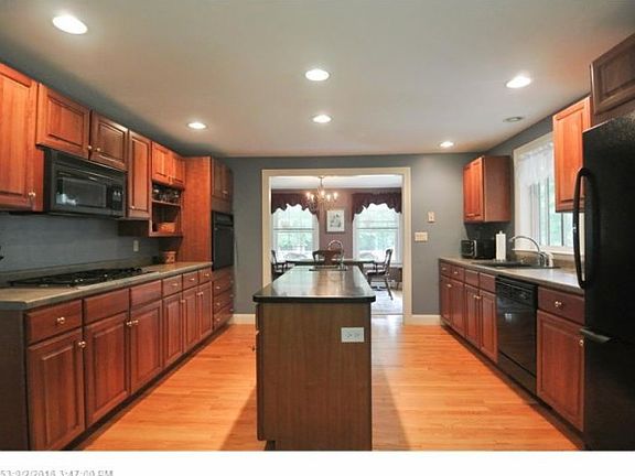 2nd image of 1 Pine Wood Cir
