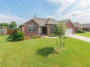 120 Hoss St, Bentonville, AR 72719