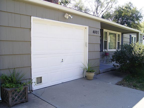2nd image of 4807 Booth St