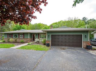 1467 W Avon Rd, Rochester Hills, MI 48309