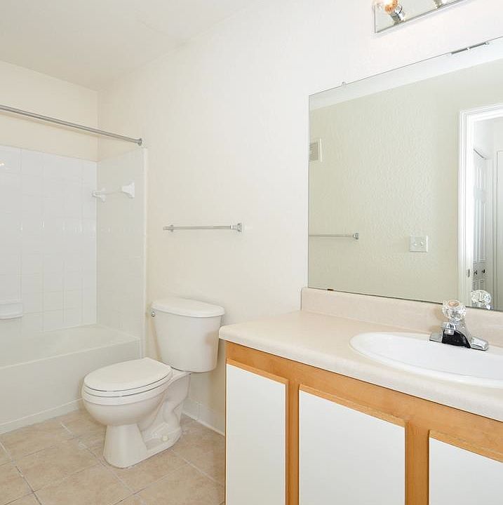 1st image of 4310 Fountainview Ln APT 4303
