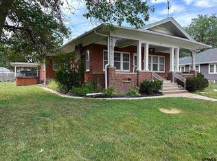 113 S High St, Wilber, NE 68465