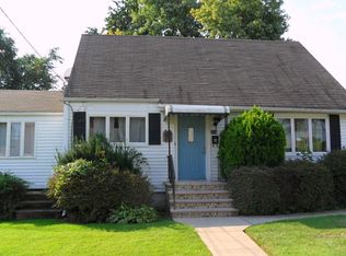 254 S Lanza Ct, Rochelle Park, NJ 07662