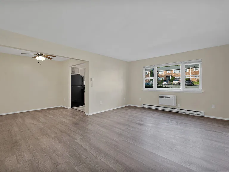 1 Parkside Ct #17 — Photo 16