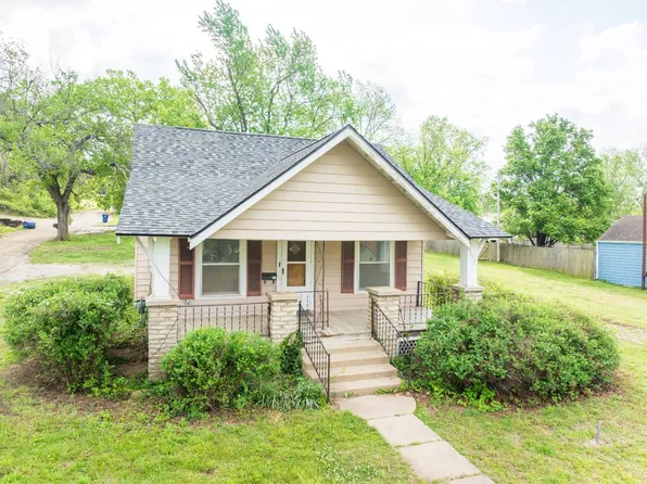 708 N Montgomery St, Sedan, KS 67361