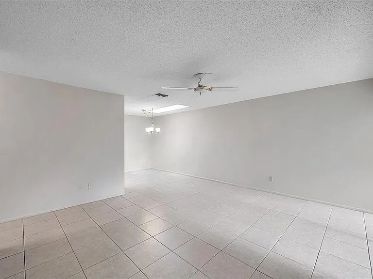 2291 Shelly Dr #D — Photo 5