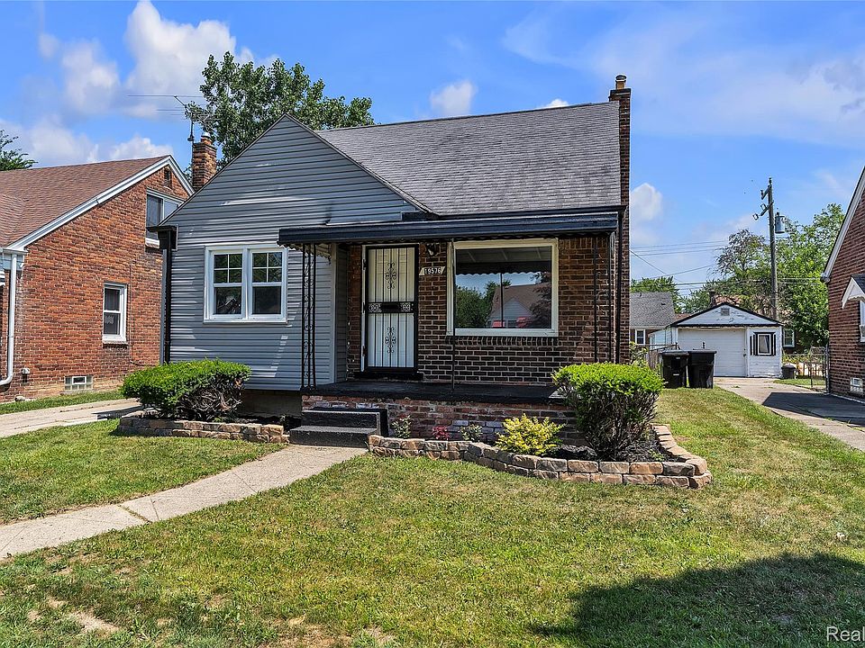 1st image of 19576 Barlow St