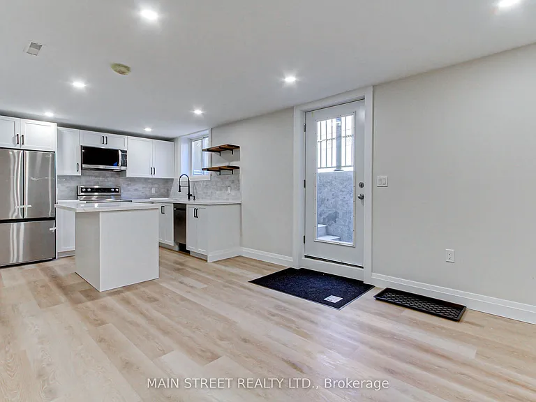 4 Carrington Pl #B — Photo 10