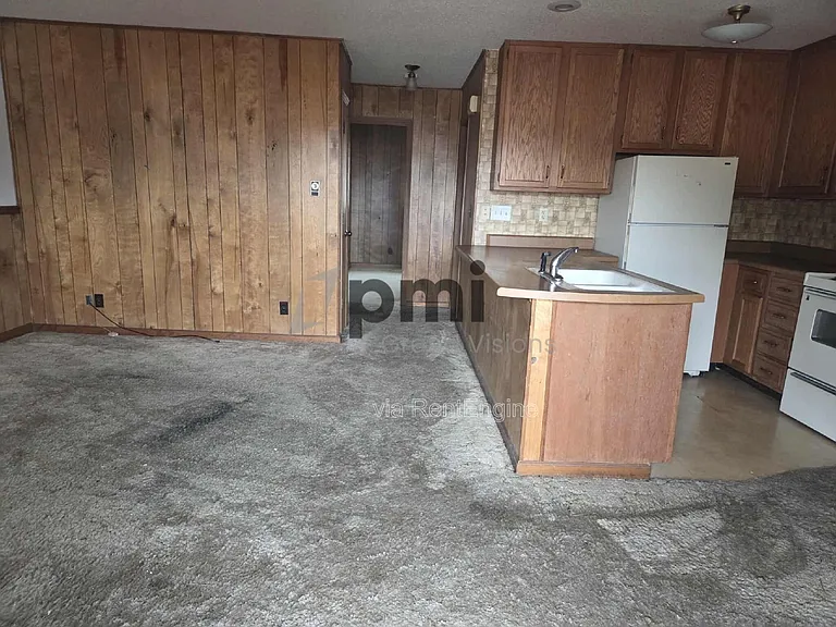 955 4th St #6 — Photo 9