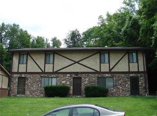 26 Nottingham Ln, Belleville, IL 62223