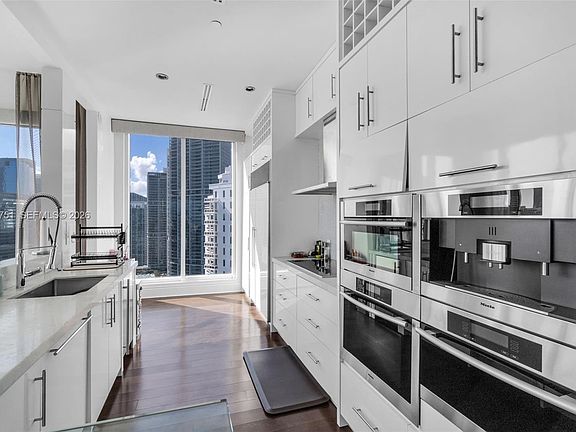 3rd image of 900 Brickell Key Blvd APT 2904