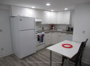 272 Roxton Rd, Toronto, ON M6G 3P9