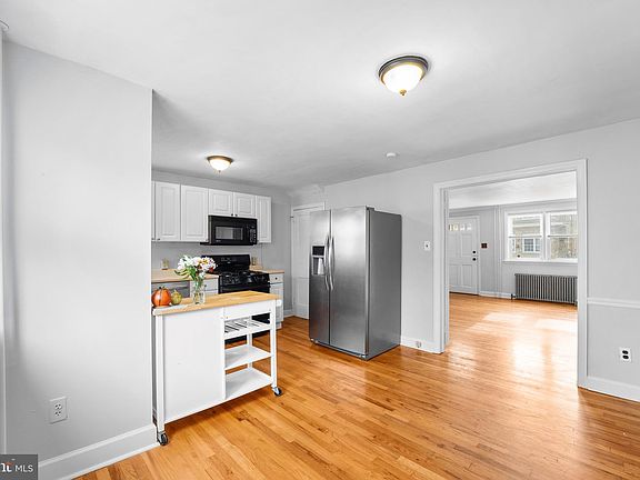 4th image of 1719 Chestnut St