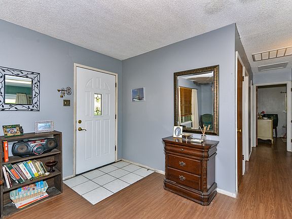 2nd image of 4306 Parkwood Dr
