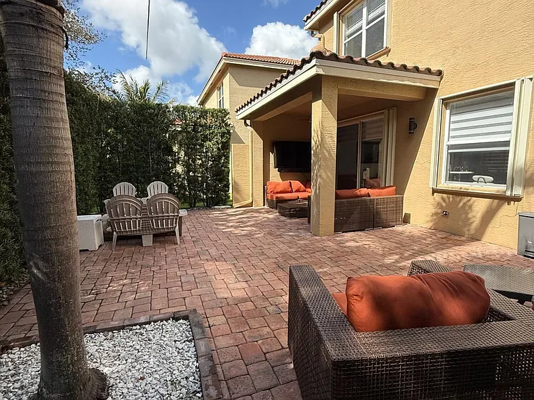 10435 Yarrow Dr — Photo 24
