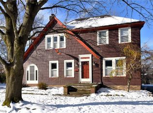 1418 Lynn Park Dr, Cleveland Heights, OH 44121