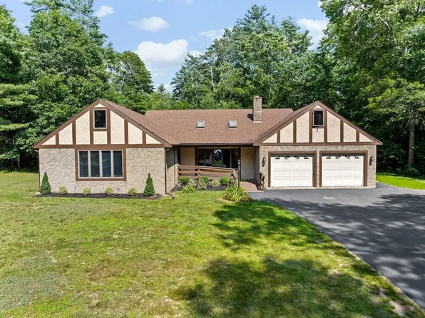 29 Freetown St, Lakeville, MA 02347