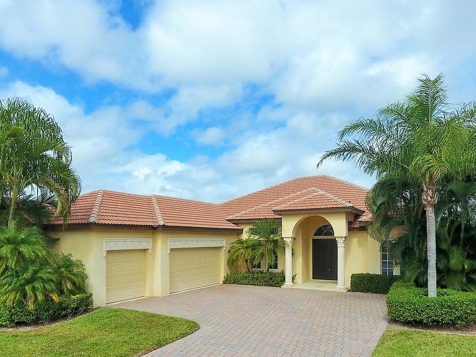 1st image of 940 SW Grand Reserve Boulevard