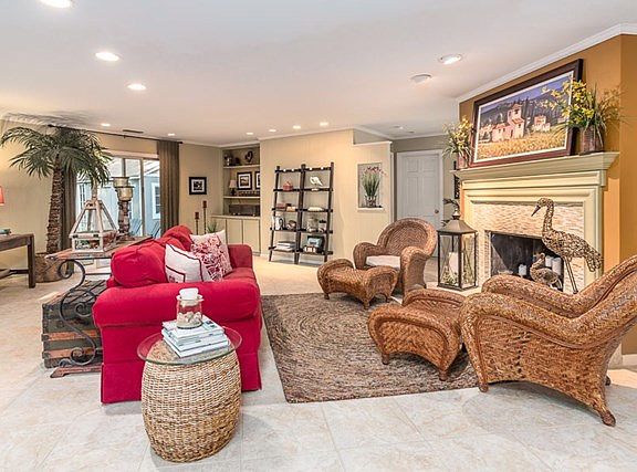 3rd image of 108 Bay Berry Cir