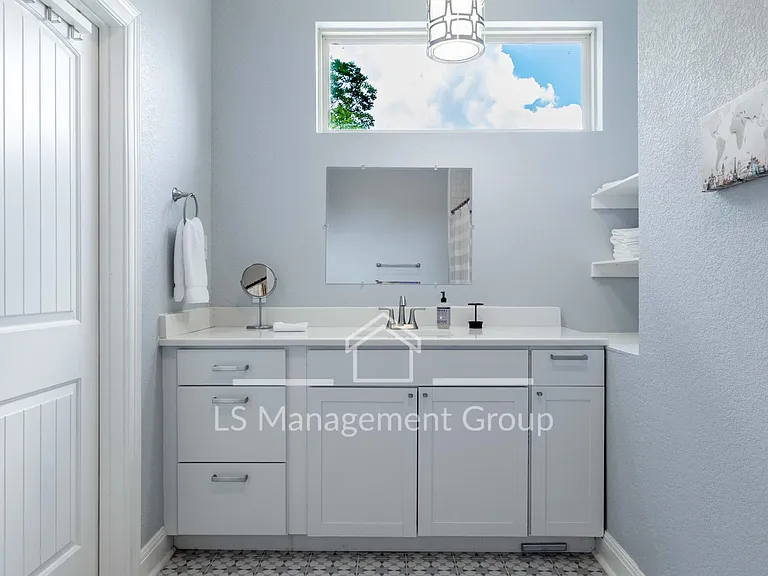 415 Furnish Ave — Photo 2