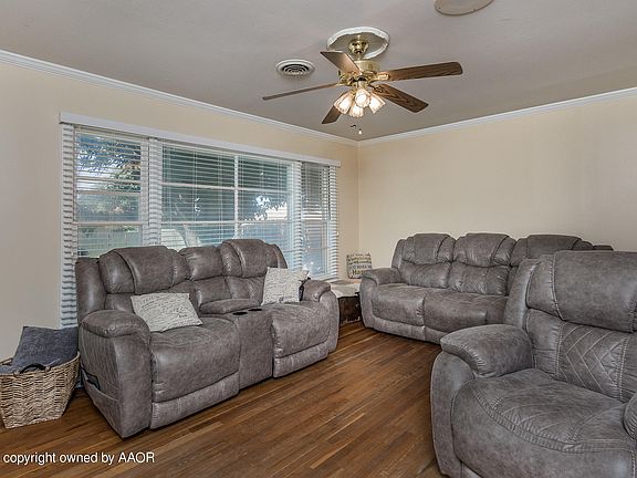 3rd image of 2404 9th Ave