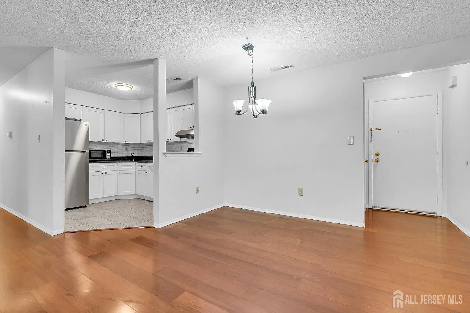 2 bed, 2.0 bath, 948 sqft, $2,200 — Photo 4