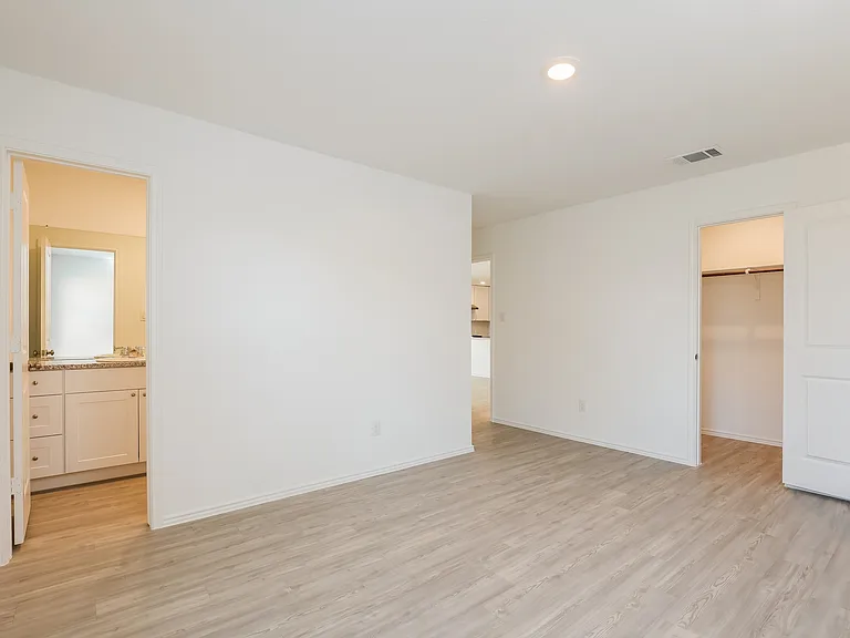 2714 Robles St — Photo 7