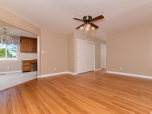 3rd image of 8987 Leedy Ln