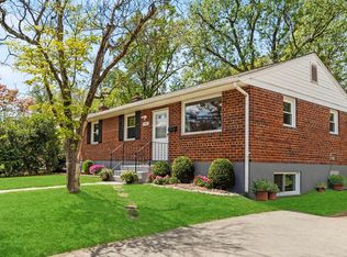 11912 Rocking Horse Rd, Rockville, MD 20852